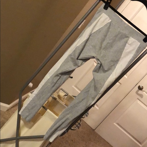 Set - Picture 4 of 4